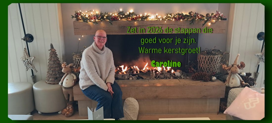 Moment van rust bij de open haard tijdens december, afsluiten en opladen voor het nieuwe jaar
