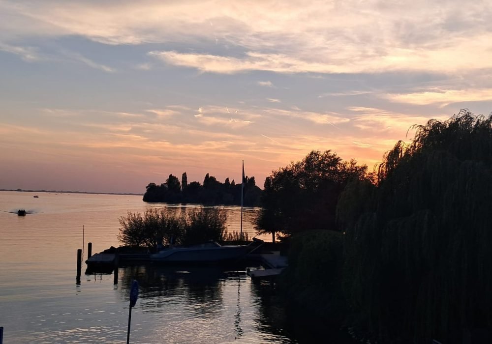 Elke dag eindigt met een mooie zonsondergang. Morgen zien we wel weer.